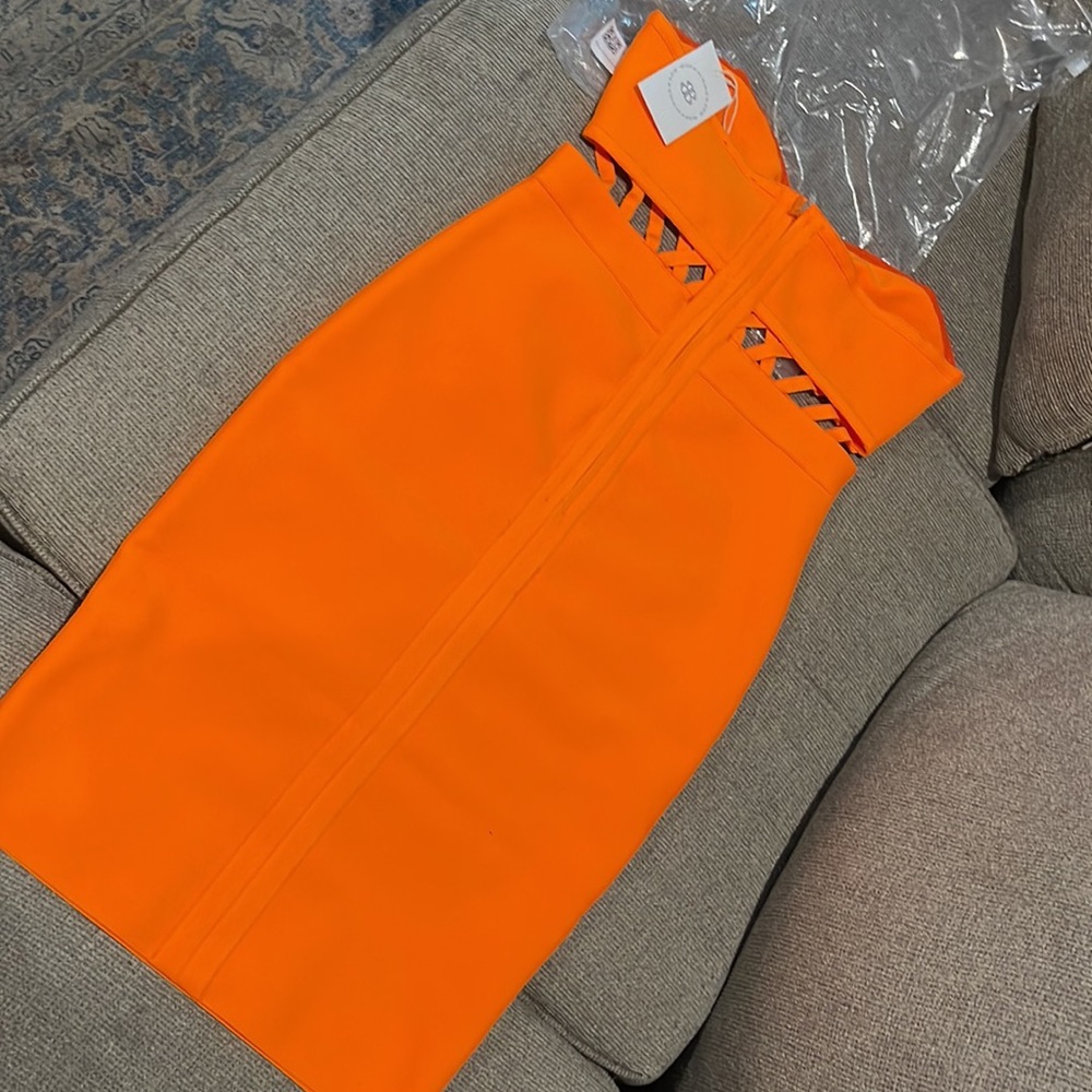 Orange Juditha bella barnett dress. Size large - Picture 8 of 11